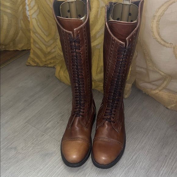 Anouk - Picture 2 of 10